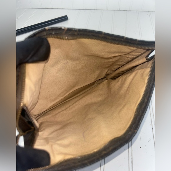 Louis Vuitton Monogram Toiletry Pouch Cosmetic Bag Clutch 26 - Picture 12 of 14